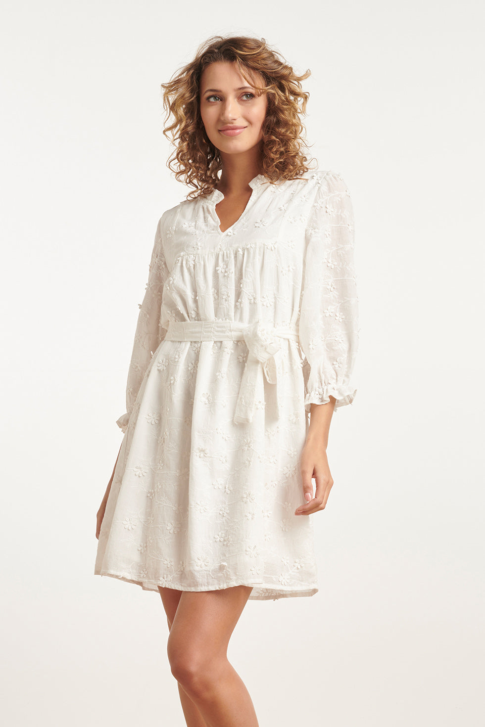 24115 Te Jurk Met 3d Bloemenpatroon | White