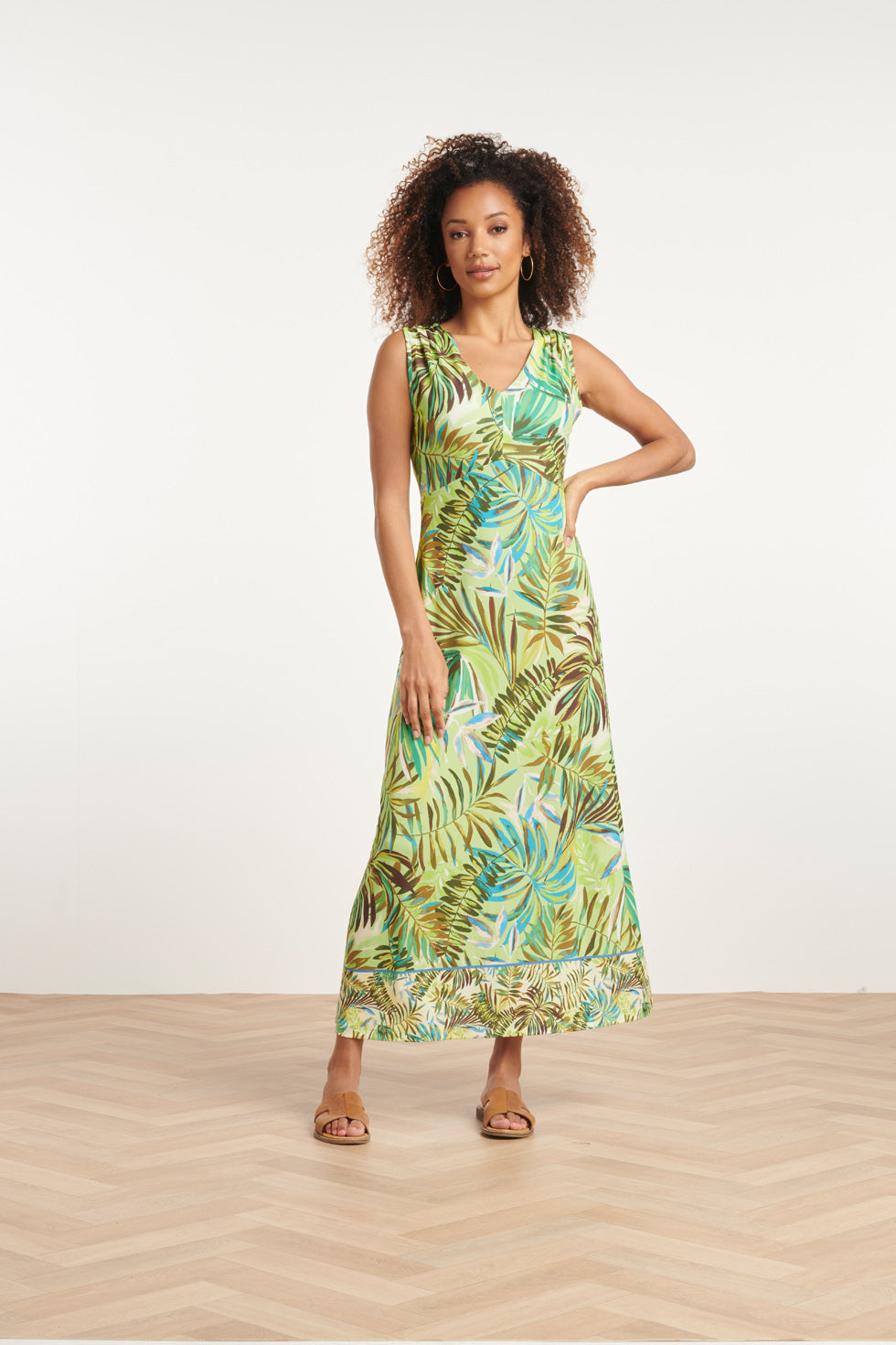24145 Comfortabele Stretch Maxi Zomerjurk Met Bladerenprint | Muticolour