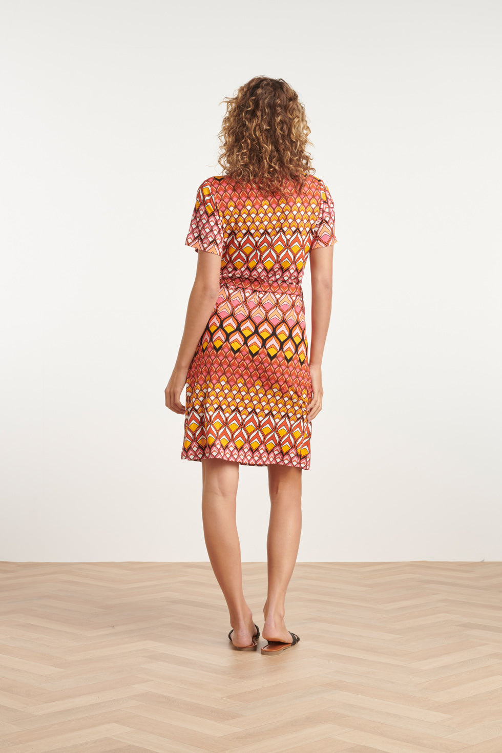 24153 Zomerjurk Met Retro Grafische Print | Muticolour