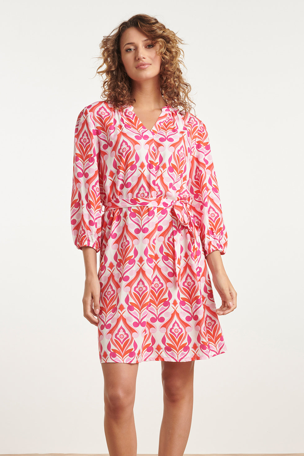 24159 Zomerjurk Met Ornamentprint In Verschillende Roze Tinten