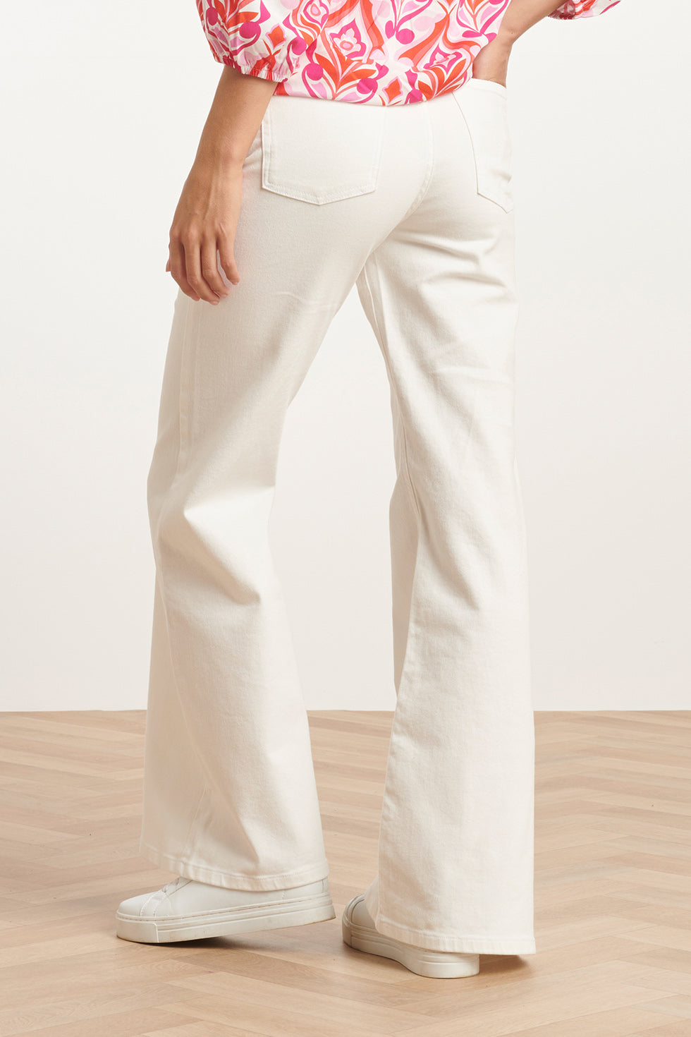 24169 Te Flared Jeans | White