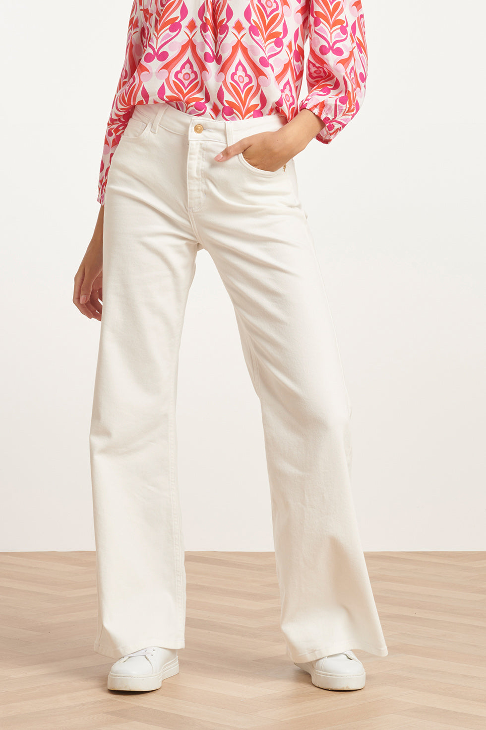 24169 Te Flared Jeans | White