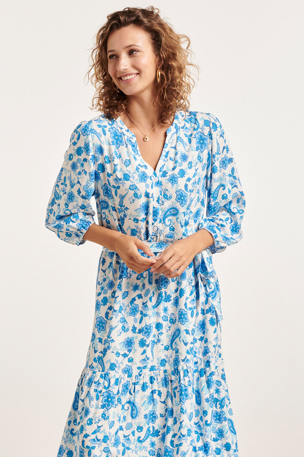 24314 Prachtige Bloemen Paisley Maxi Jurk | White - Blue