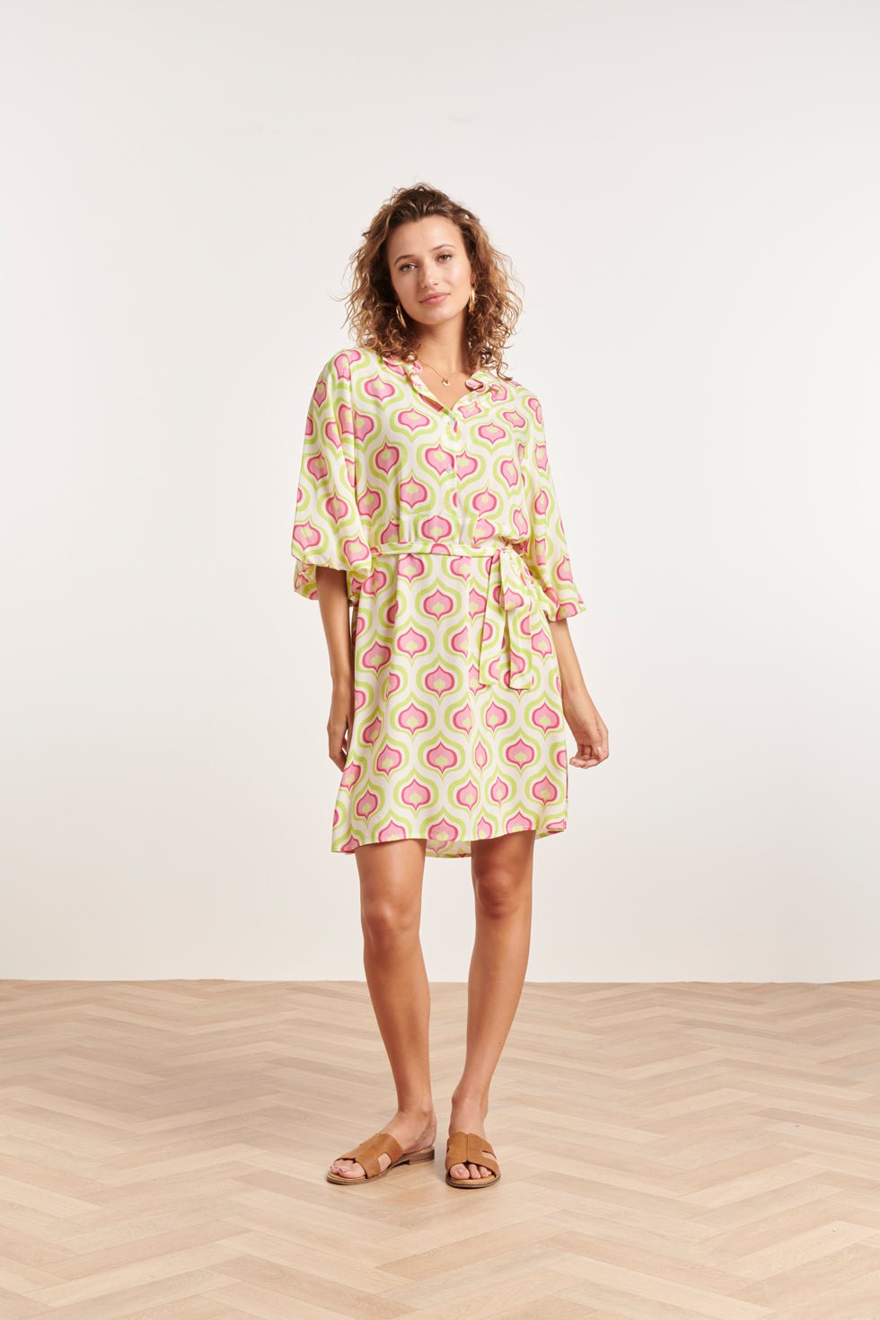 24335 Retro Bedrukt Kort Jurkje | White - Muticolour