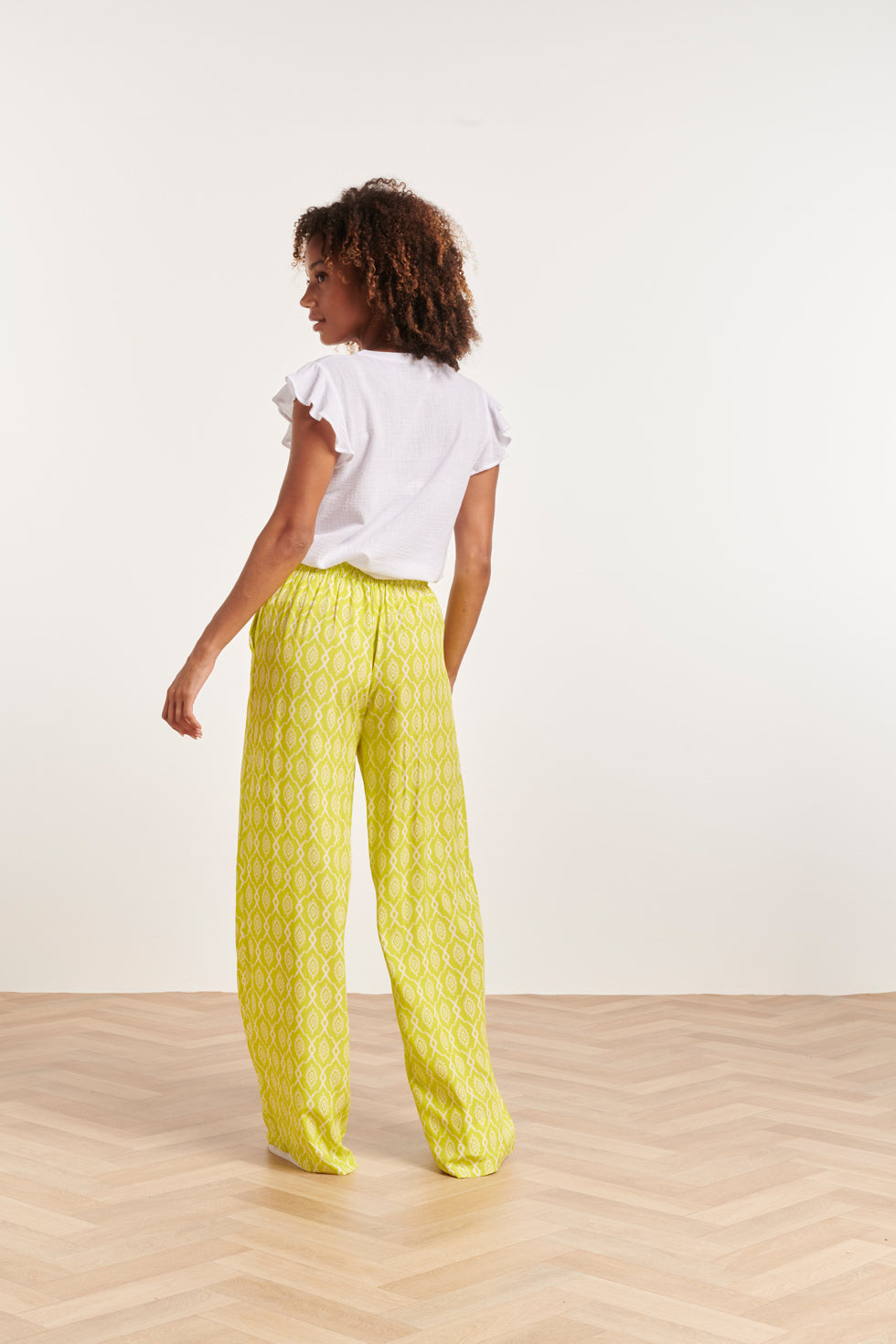 24359 Dames KorTe Ruffle Mouw te Top | White