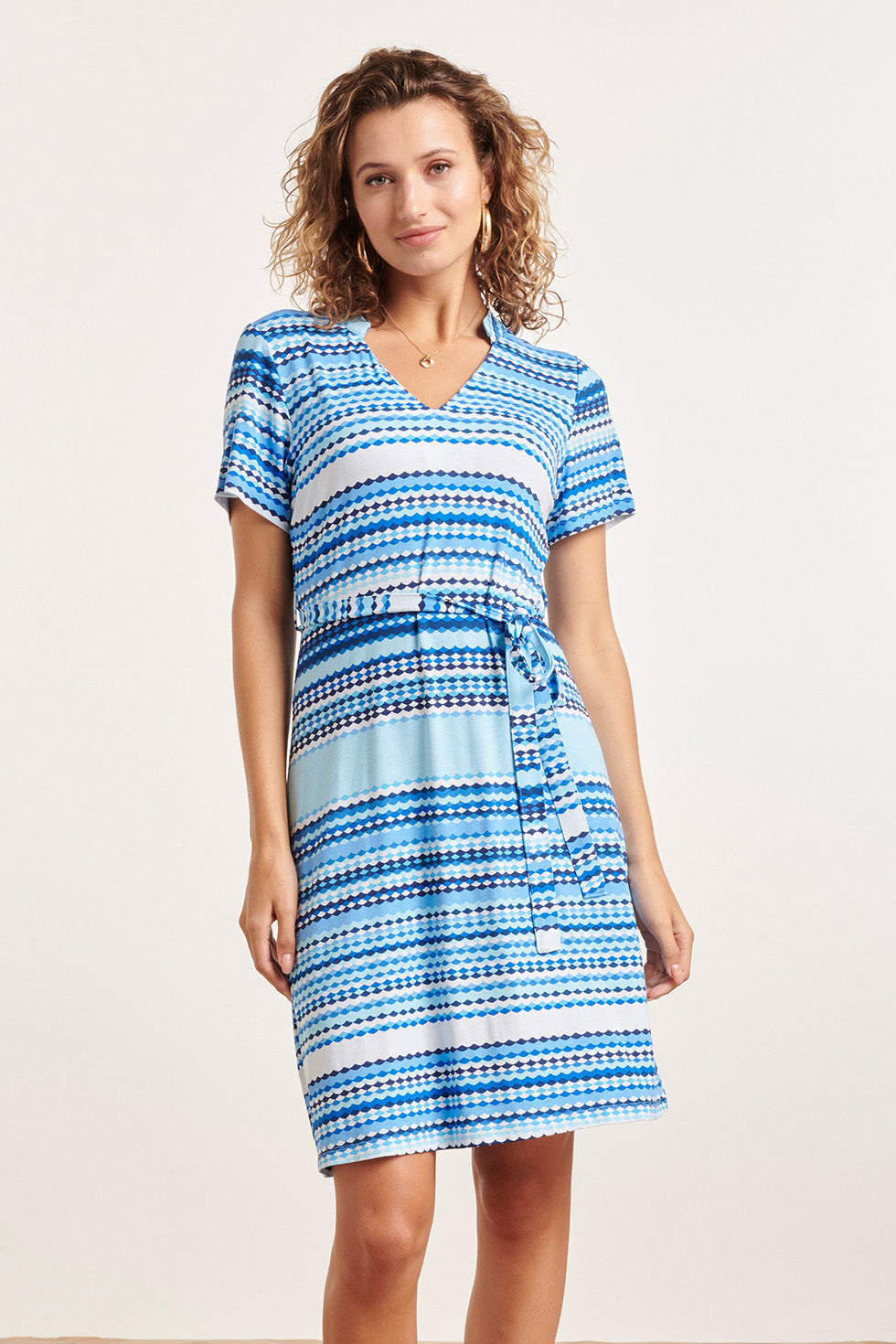 24361 Dames Korte Jurk Met Grafische Print | Light Blue - Blue