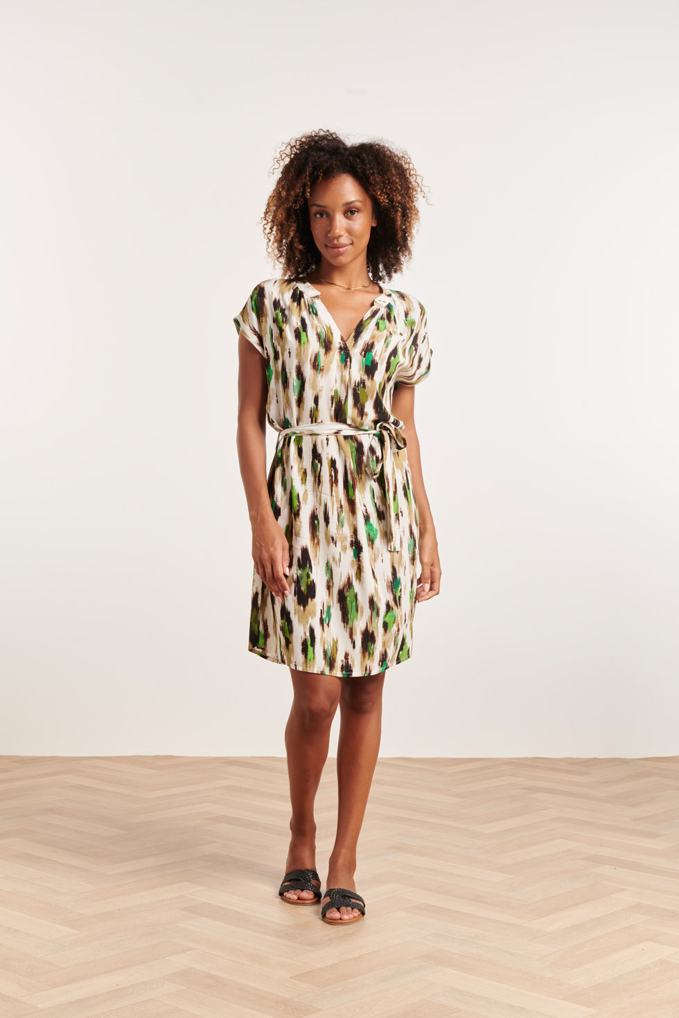 24364 Dames Te Jurk Met Dieren Print | Off White - Muticolour