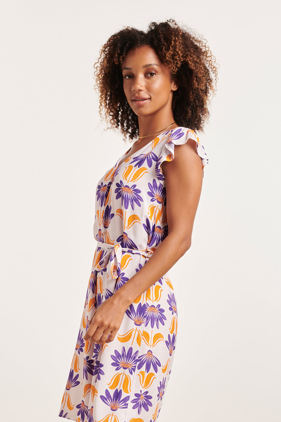 24369 Dames KorTe te Jurk Met Ruchesallover Bloemenprintpaars | Off White - Muticolour