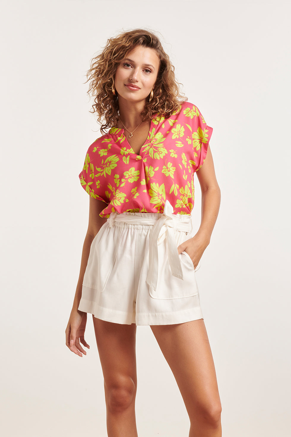 24372 Dames Fuchsia Top Met Allover Lime Bloemenprint | Lime - Pink