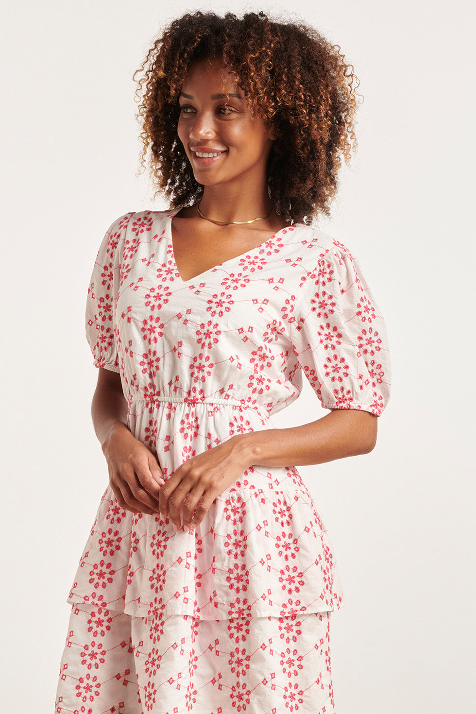 24379 Dames Jurk Met Brie Anglaisfel | White - Fuchsia