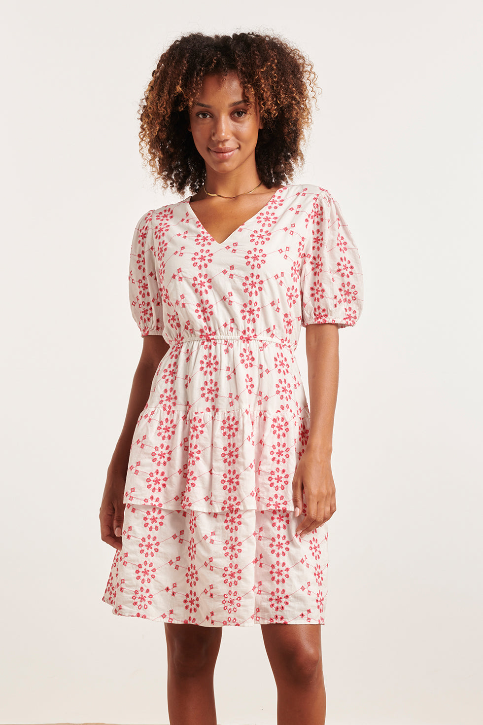 24379 Dames Jurk Met Brie Anglaisfel | White - Fuchsia