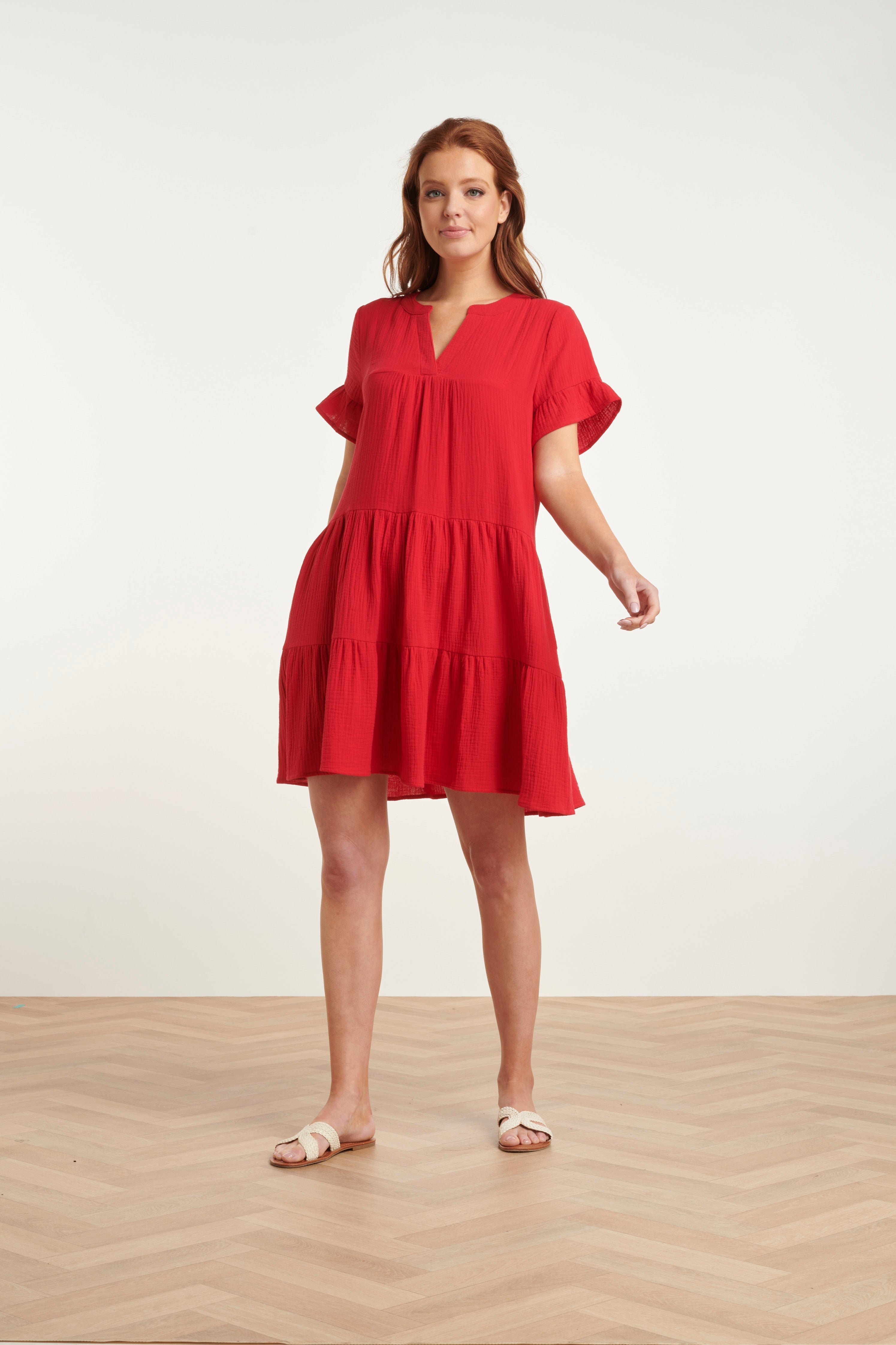 24418 Fel Kort Zomerjurkje Met Ruches | Red