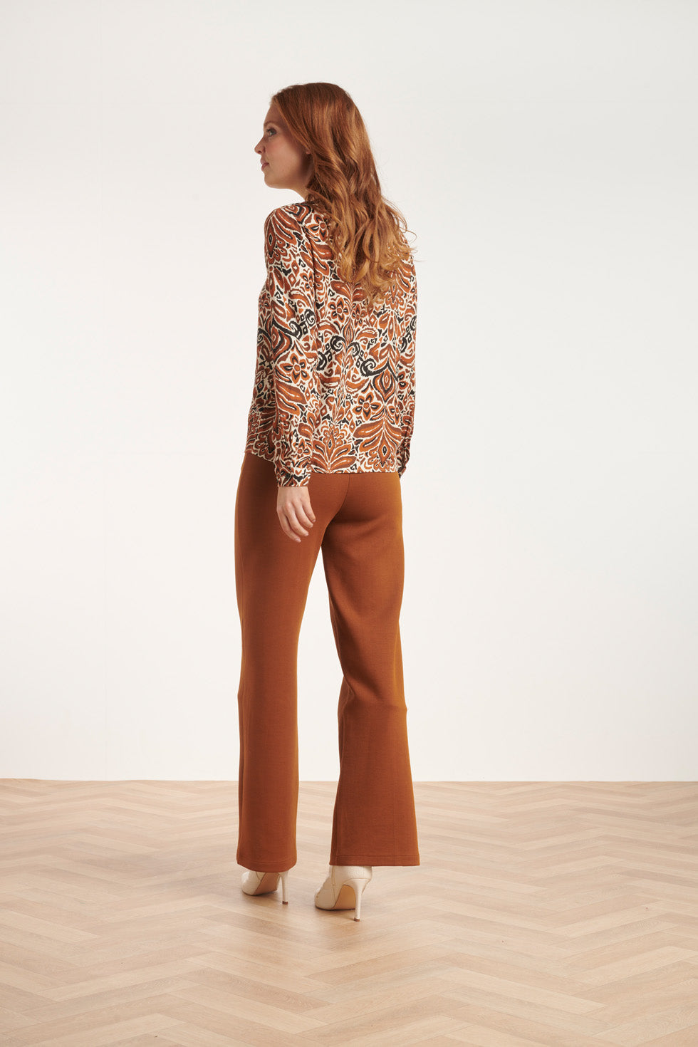 24508 E Paisley Bedrukte Top | Sand - Brown