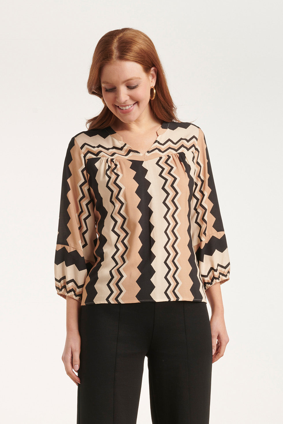 24529 Zigzag Top | Sand - Black