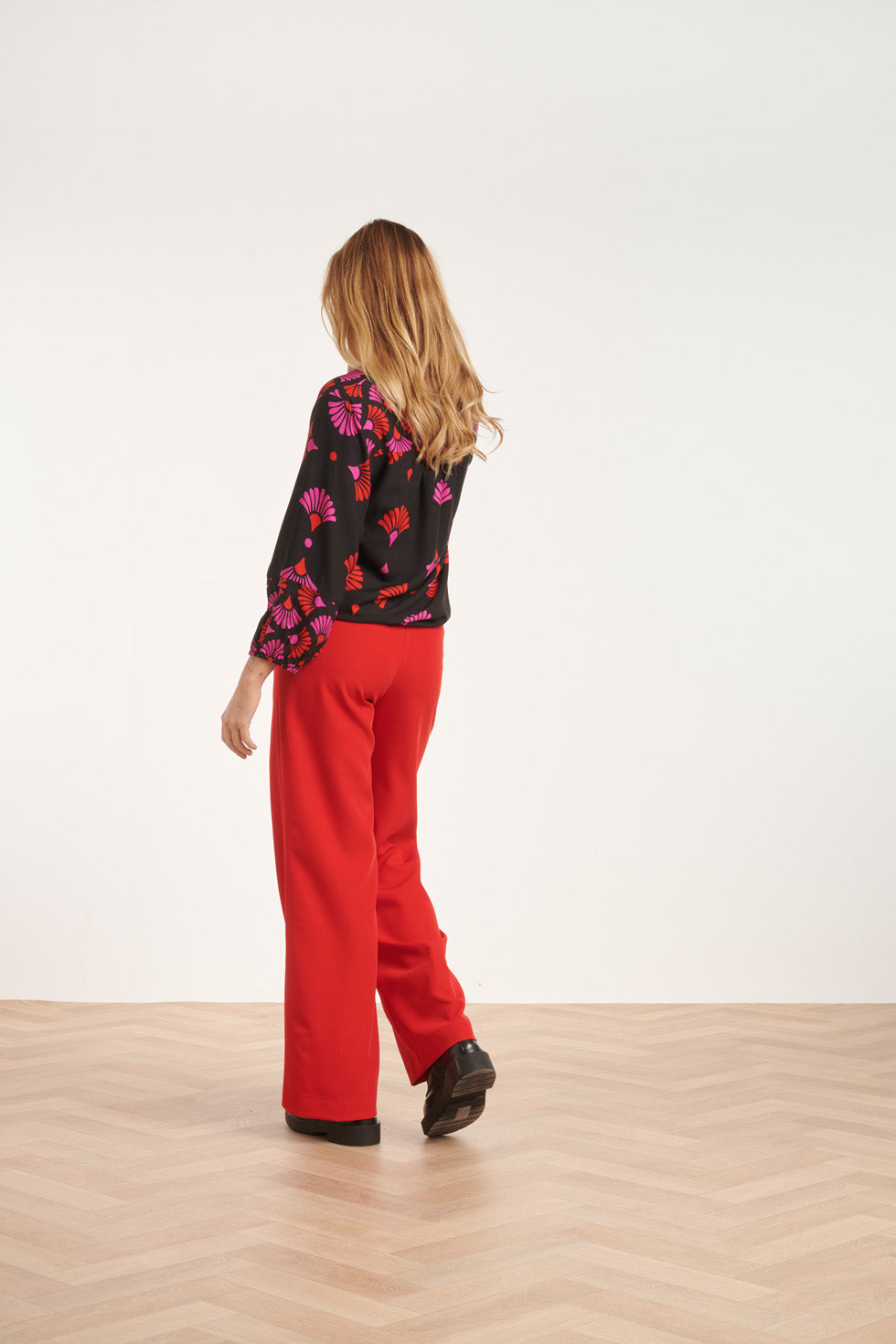 24539 E Top Met Fuchsia Grafische Print | Blackwhite