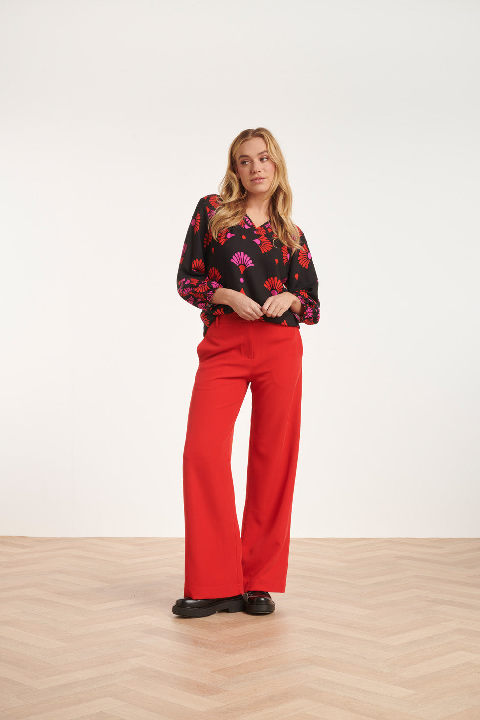 24539 E Top Met Fuchsia Grafische Print | Blackwhite