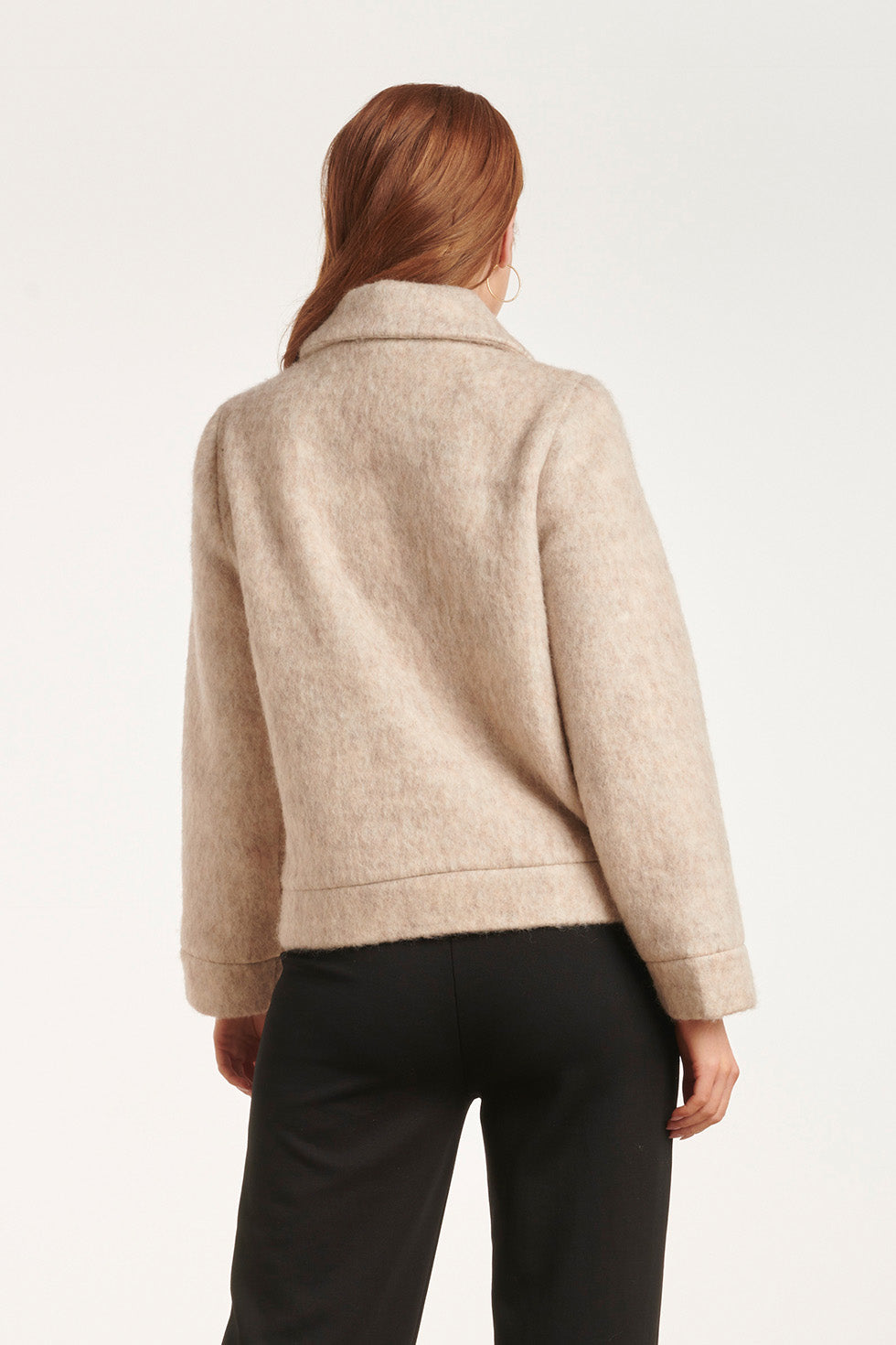 24548 Beige Korte Jas Met Grote Zakken | Sand