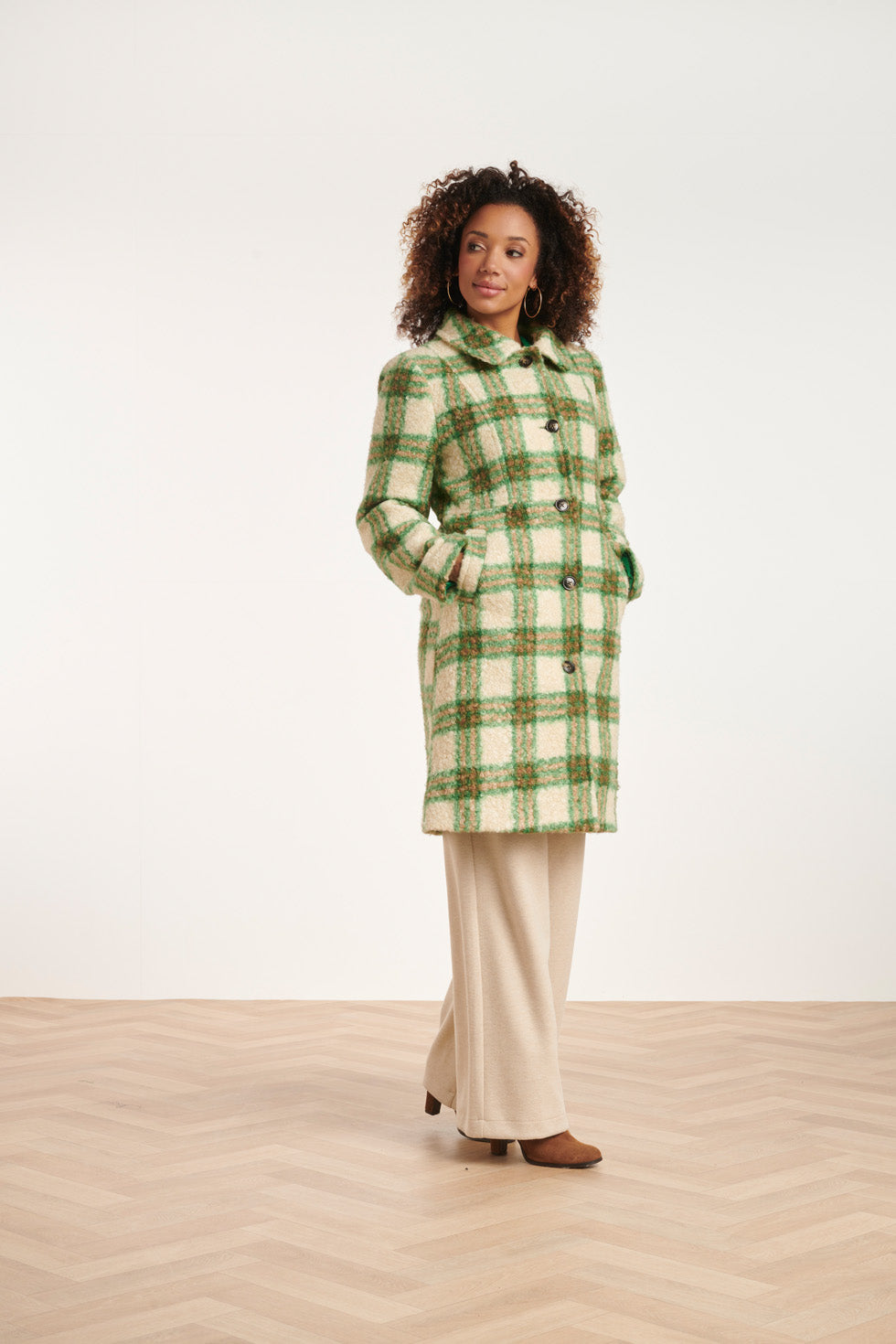24558 Lange Geruite Jas | Sand - Green
