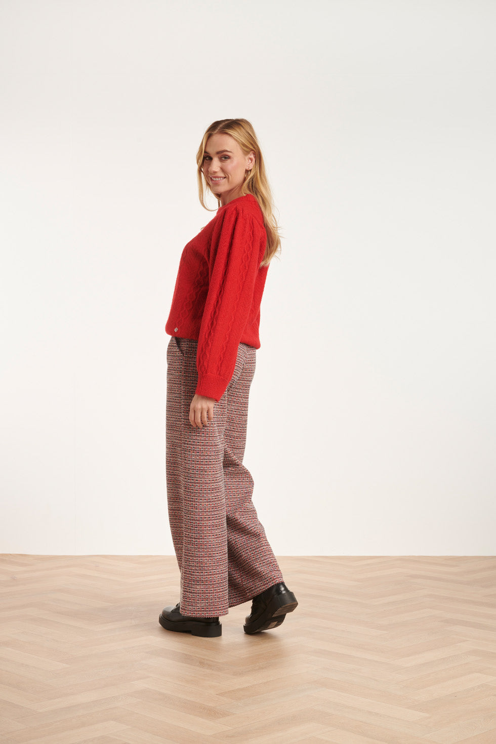 24572 Veele Textuur Broek | Red - Muticolour