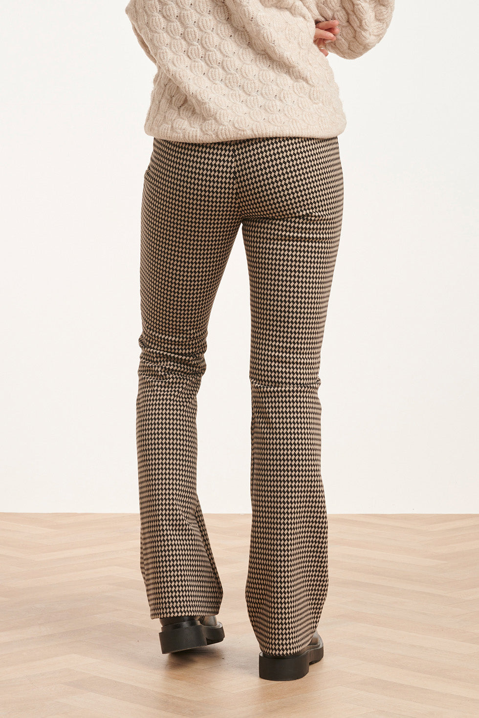 24575 Diamant Gedessineerde Flared Leggings | Black - Sand