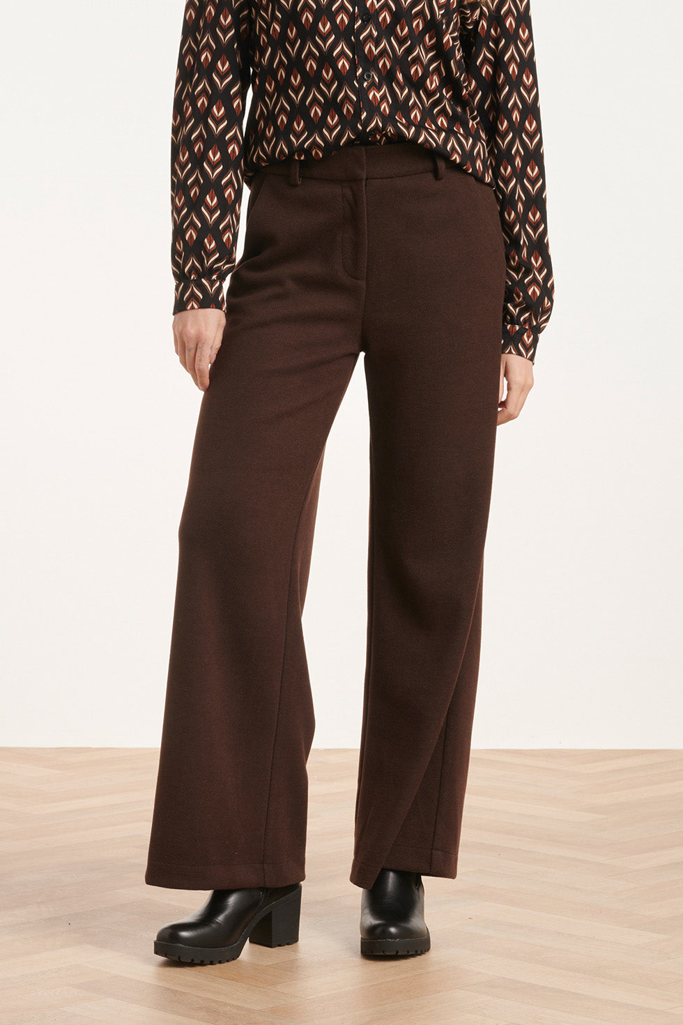 24581 e Wijde Pijpen Broek | Dark Brown