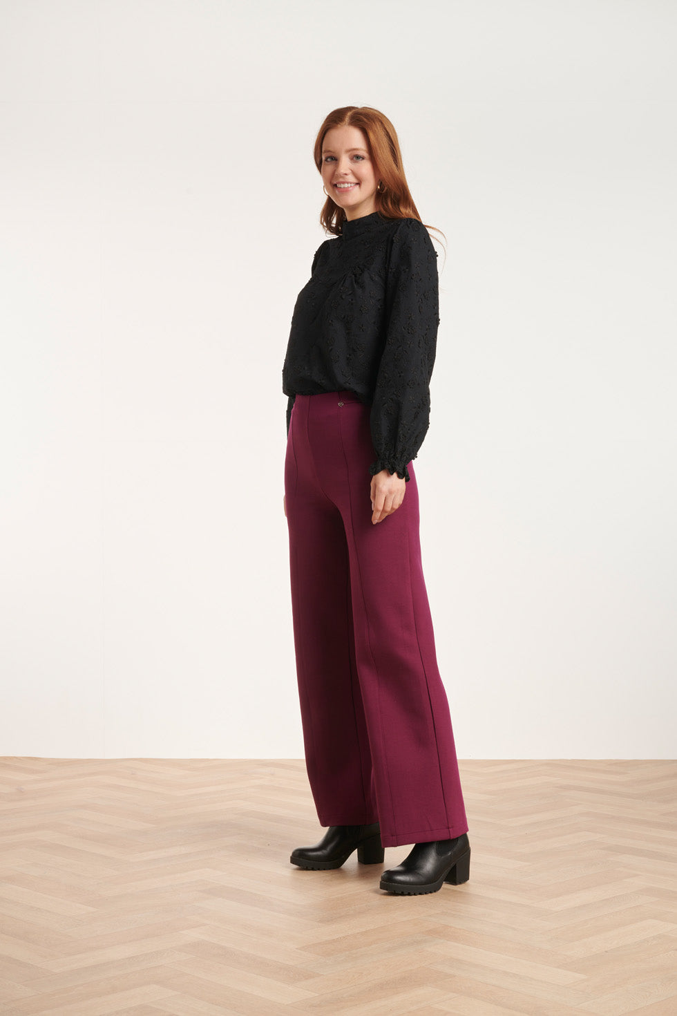 24590 Stretchy Paarse Flared Broek | Purple