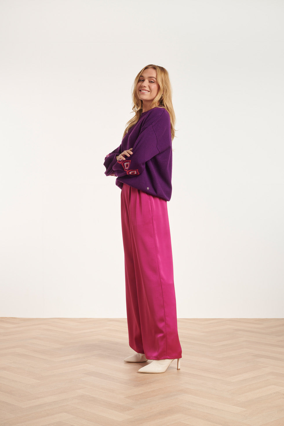 24592 Wijde Satijnen Cyclame Broek | Cyclame