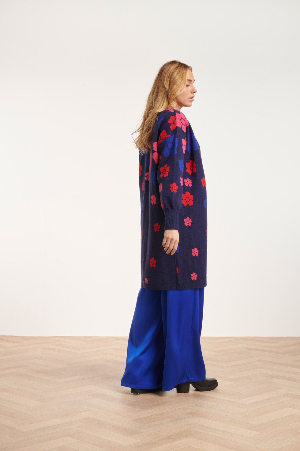 24600 Gebreide Lange Cardigan Met Bloemenprint | Navy - Muticolour