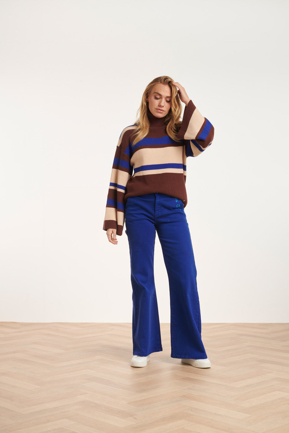 24603 Gestreepte Gebreide Top | Dark Brown - Cobalt