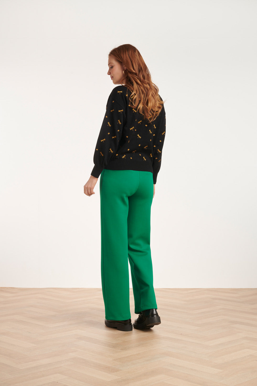 24607 e Gebreide Top Met Beestjeborduursel | Black - Gold