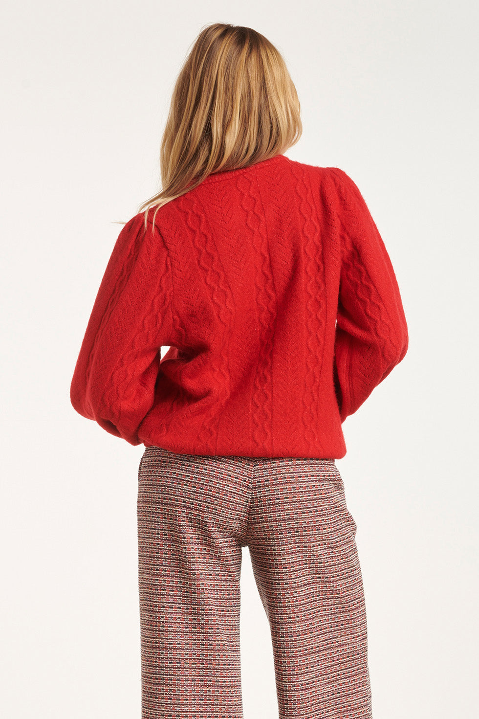 24619 Fel Gebreide Trui Met Gevlochten Structuur | Red
