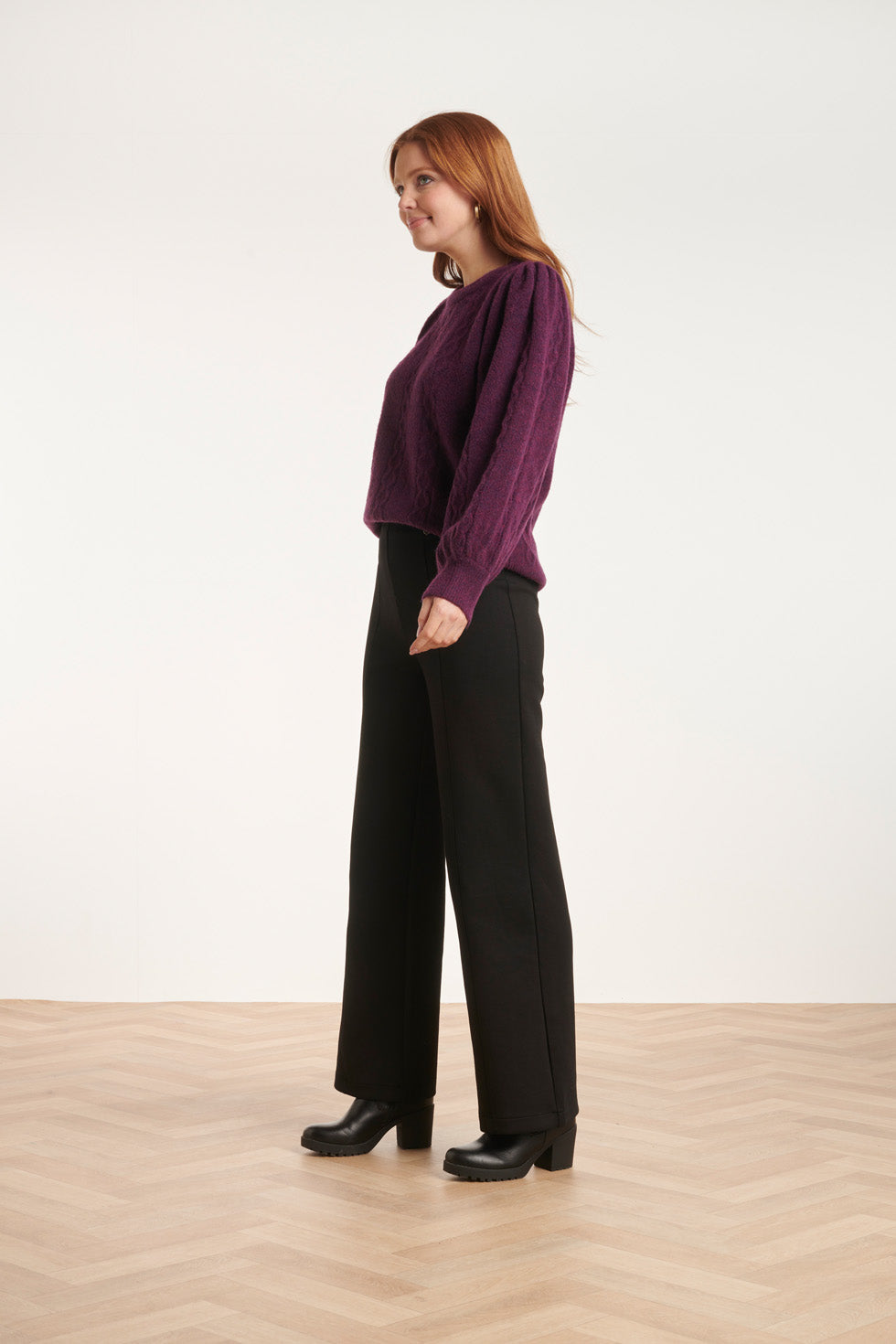 24619 Paarse Gebreide Trui Met Gevlochten Structuur | Purple