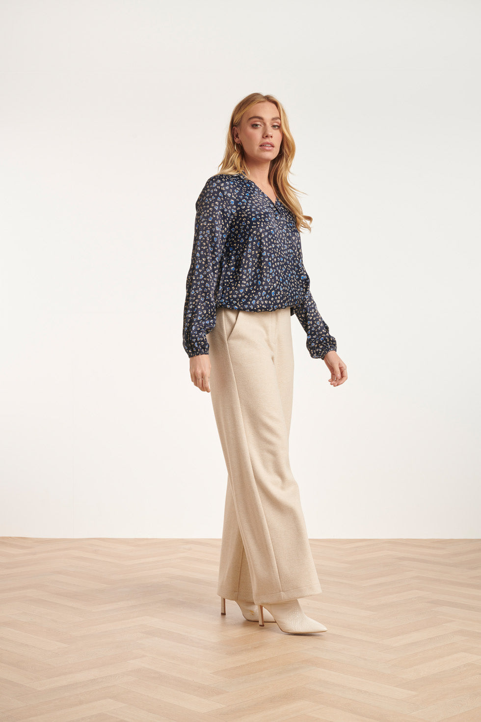 24656 Blouse Met Hartvormige Dierenprinttinten | Navy - Muticolour