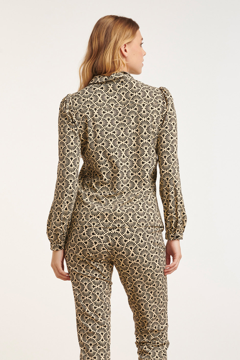 24719 Grafisch Bloemenprint Blousetravel Kwaliteit | Sand - Black