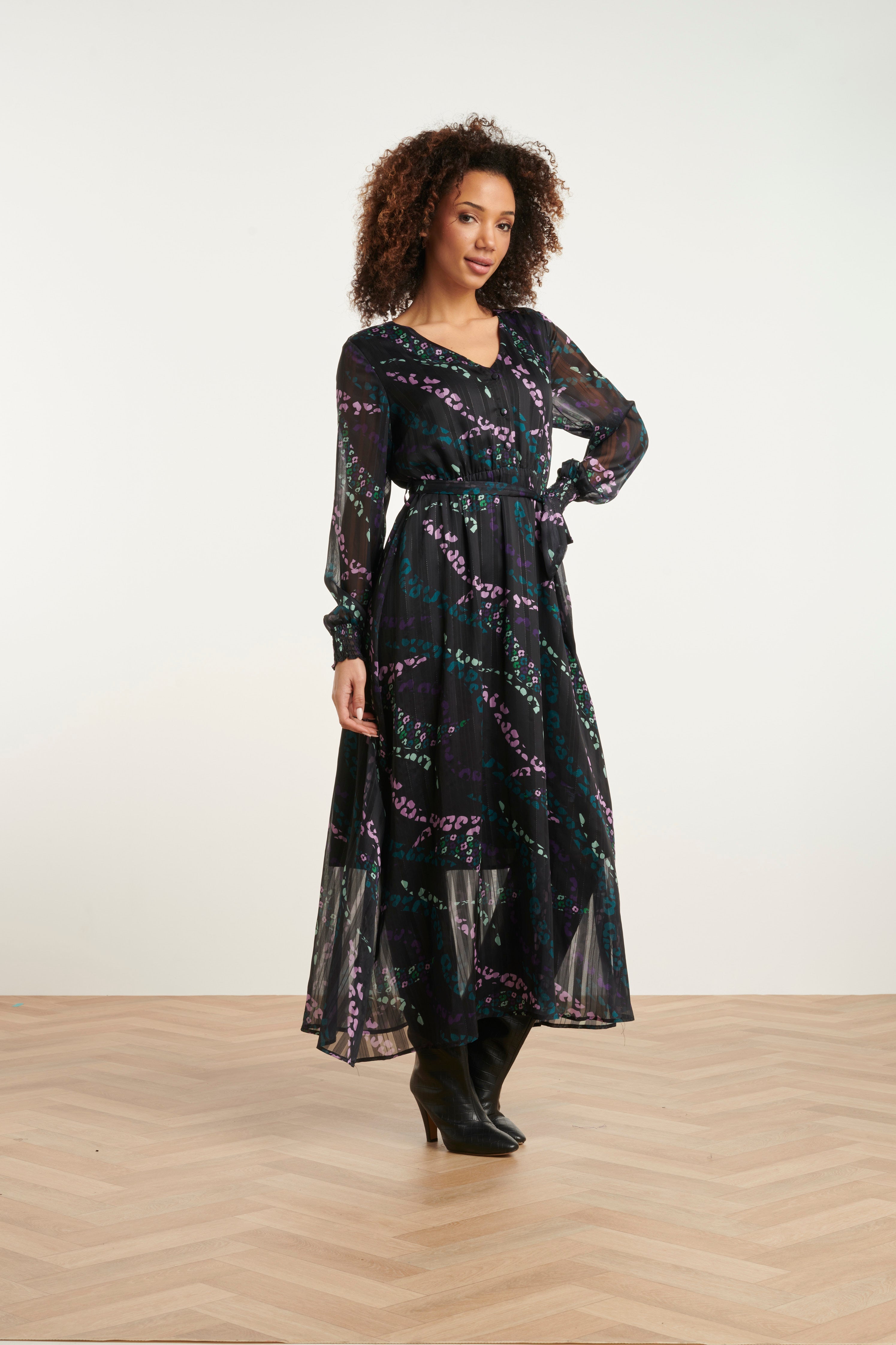 24752 Elegant Chiffon Jurk Met Dierenprint | Black - Muticolour