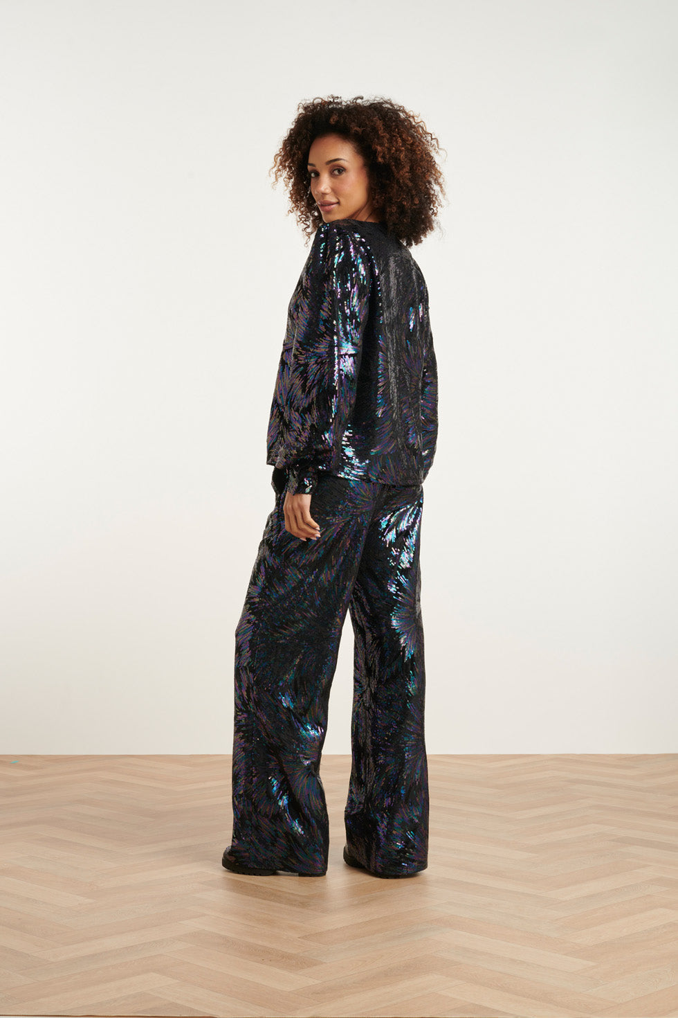 24774 Multicolour Pailletten Top Op e Velours | Black - Purple