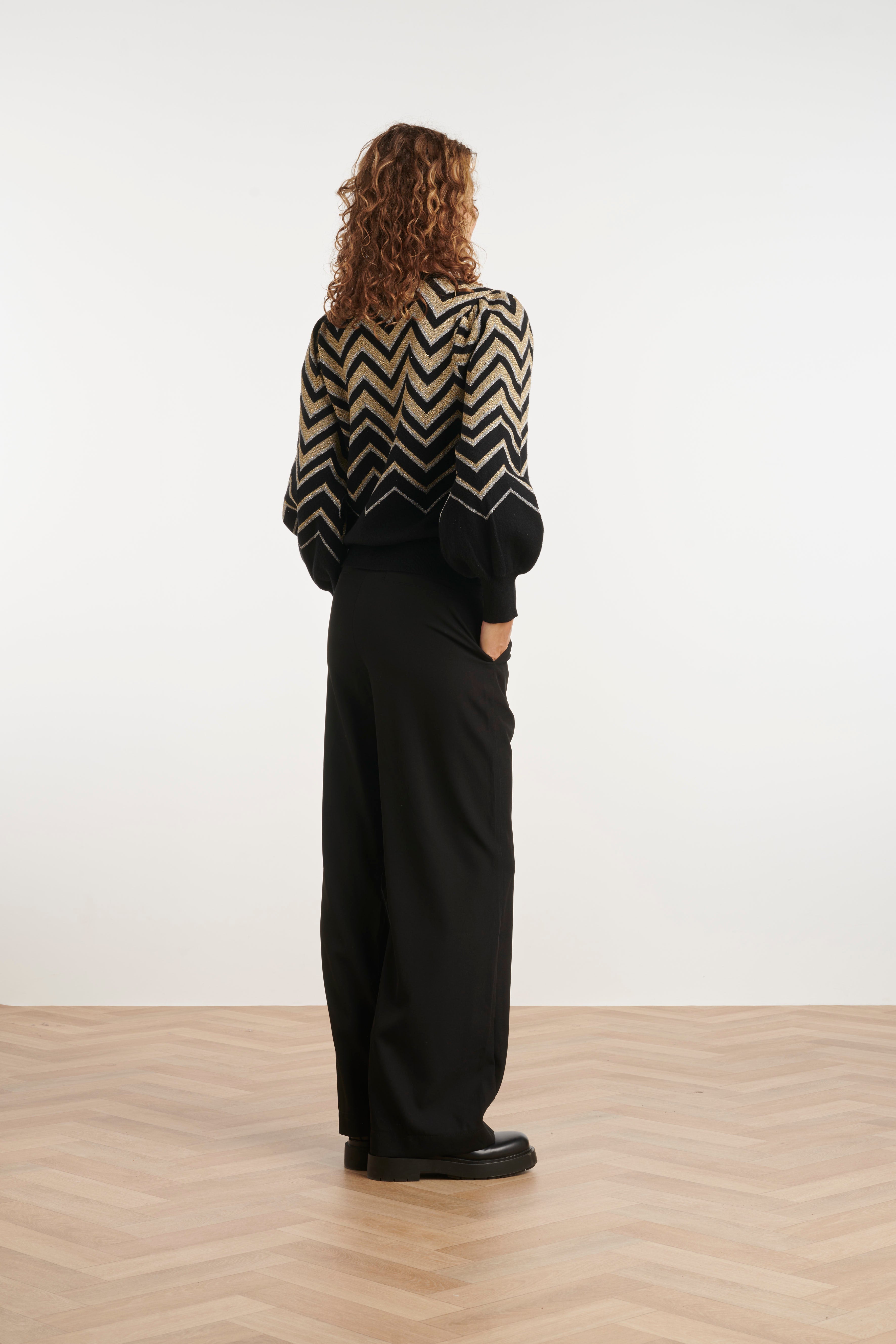 24903 -Te Gebreide Zigzagprint Top | Black White