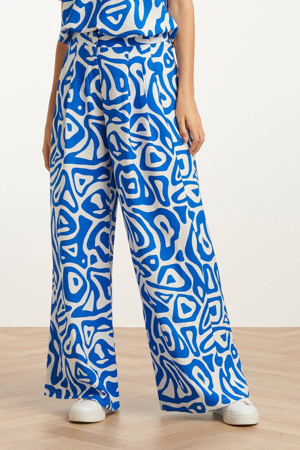 25004 Wijde Broek Met Te Abstracte Print | Cobalt Blue-White
