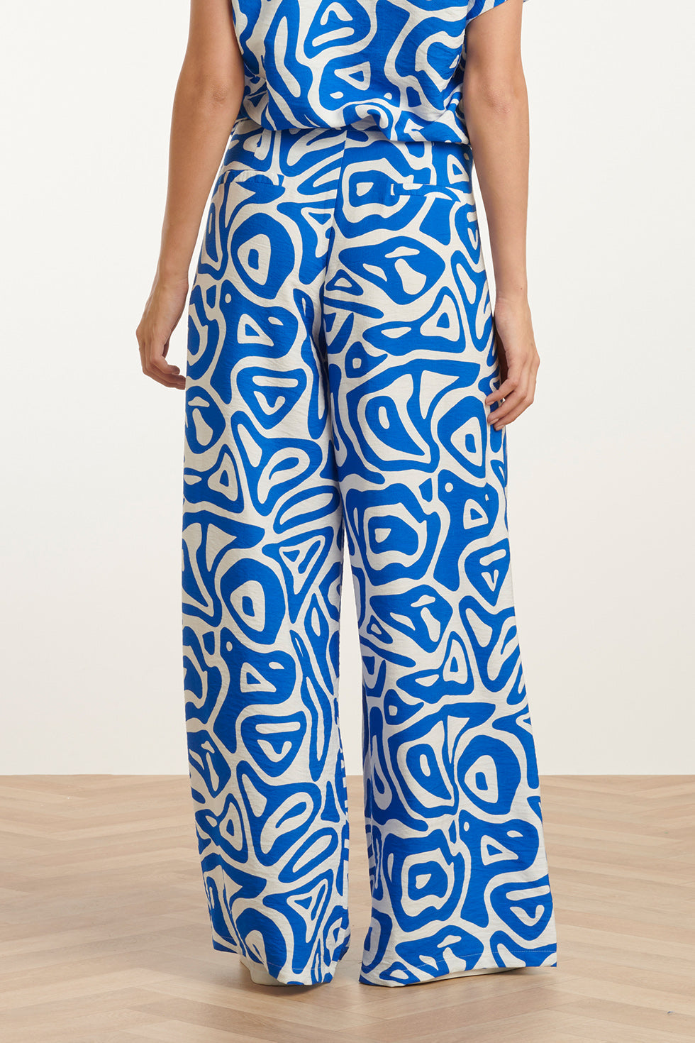 25004 Wijde Broek Met Te Abstracte Print | Cobalt Blue-White