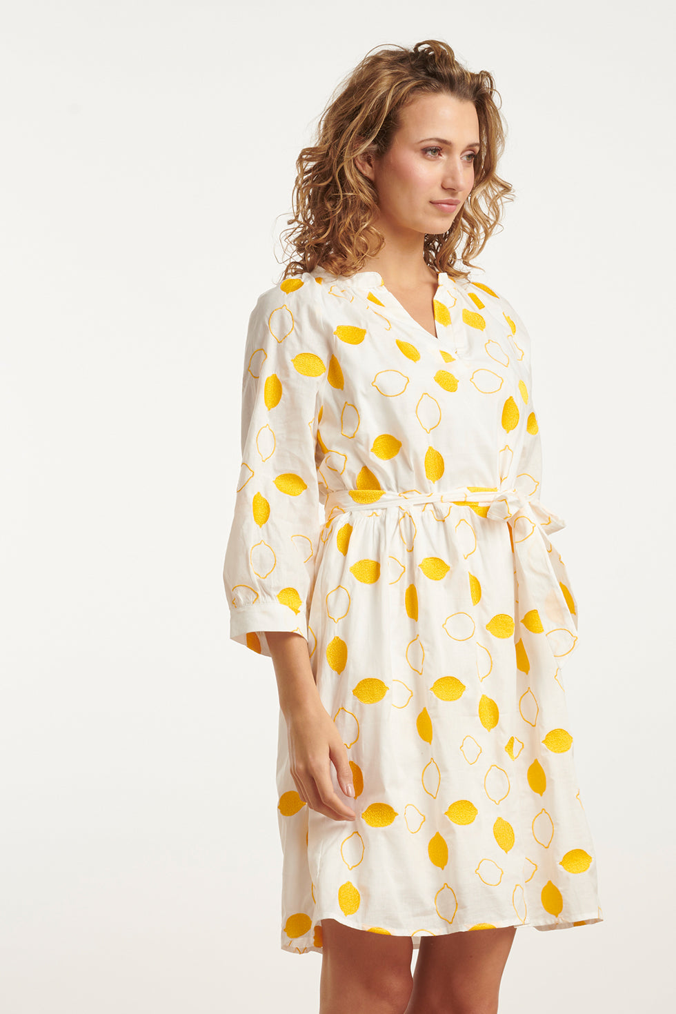 25017 Te Katoenen Jurk Met Citroen Borduursels3/4 Mouwen | White - Yellow