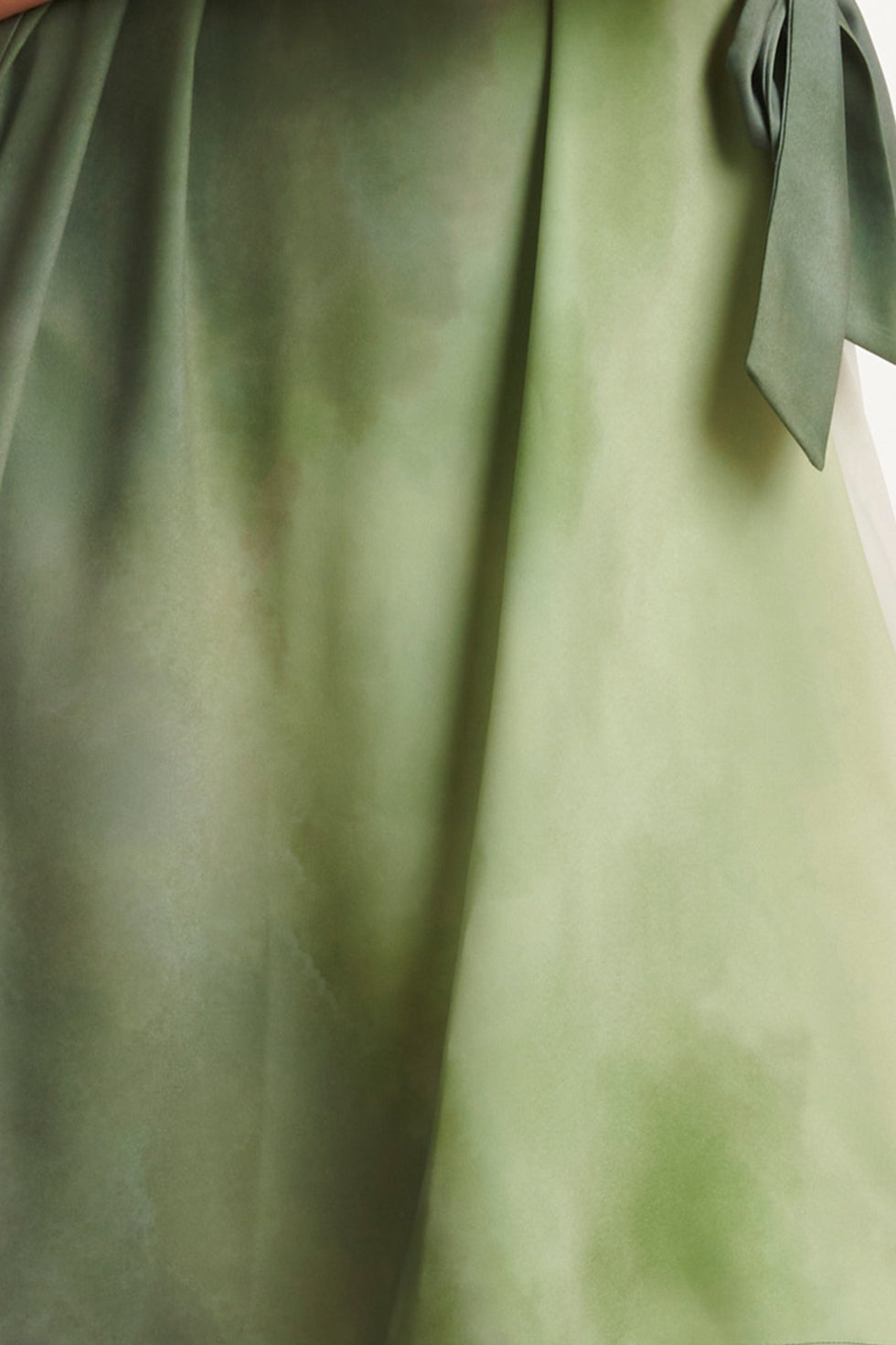 25022 V-Vormige Jurk Met Ballonmouwen Ombre Print | Off White-Light Green