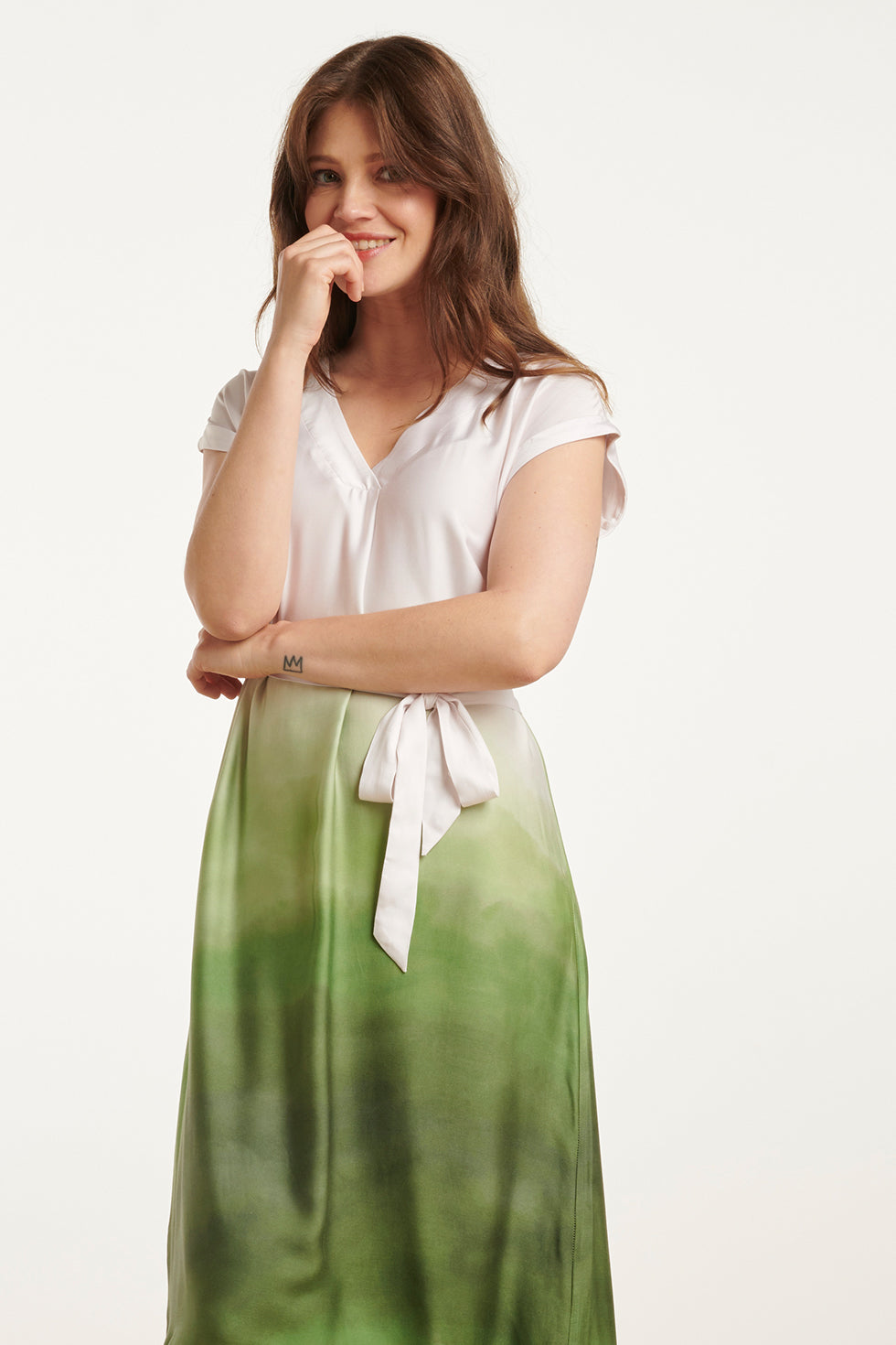 25024 Midi Jurk Met V-Paneelombre Print – | Off White-Light Green