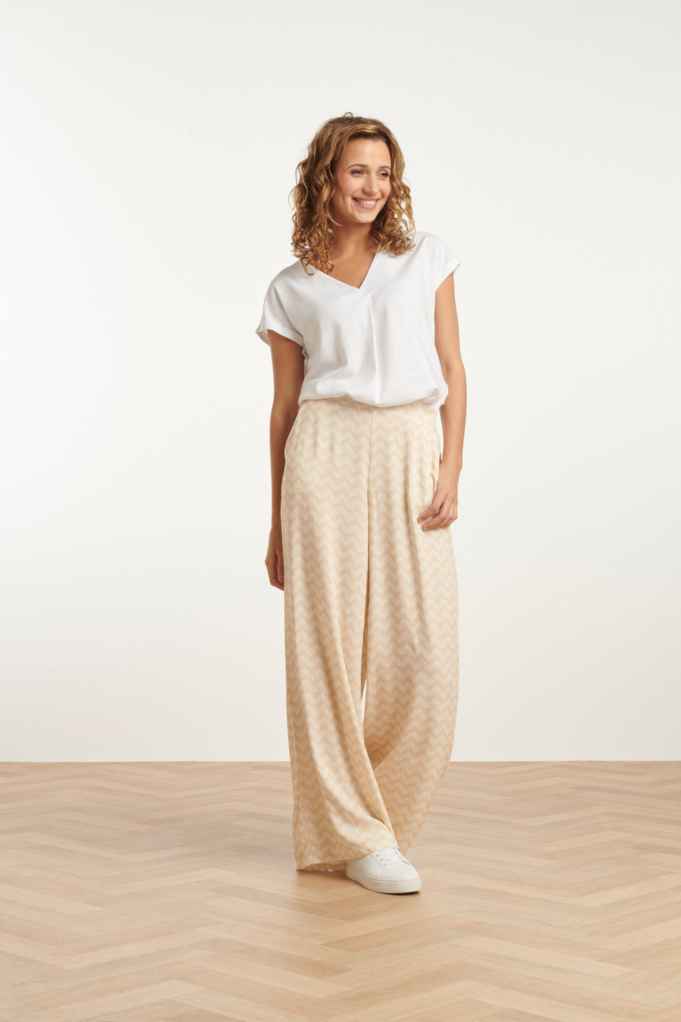 25064 Wijde Broek Met Schelp Zigzagprint | Sand-White