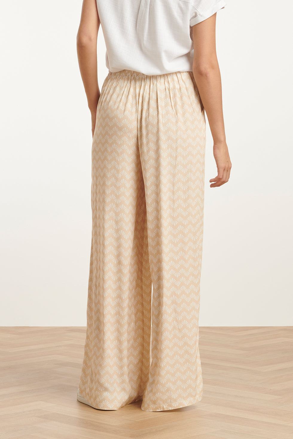 25064 Wijde Broek Met Schelp Zigzagprint | Sand-White