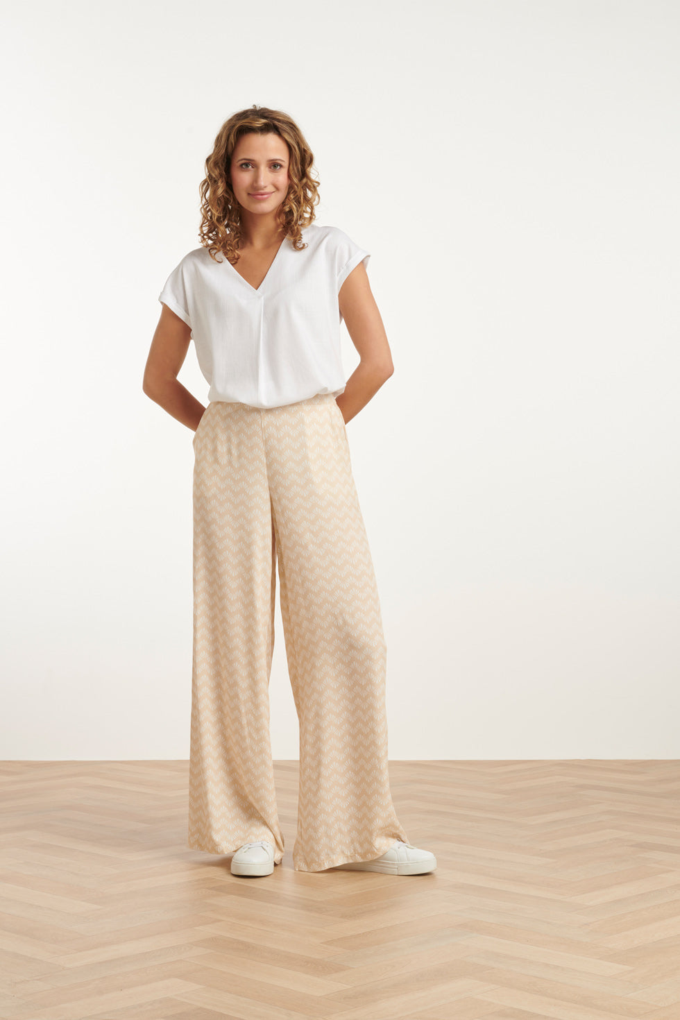 25064 Wijde Broek Met Schelp Zigzagprint | Sand-White