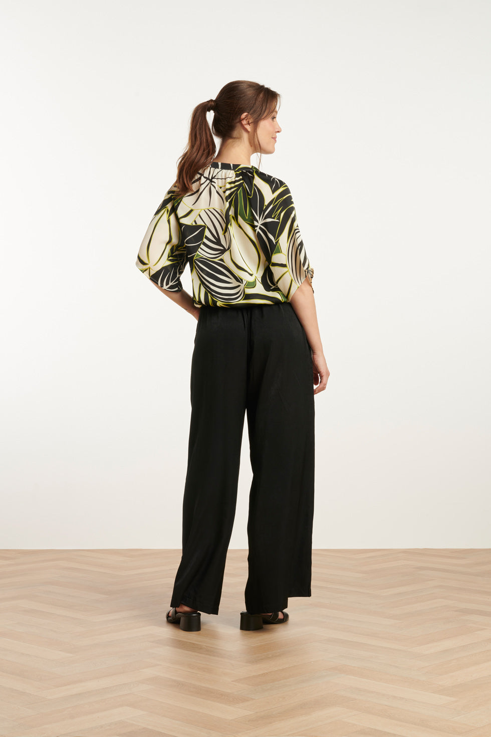 25071 Leaf Print Chiffon Top Met V-Halsflared Mouwen | Green-Multicolour