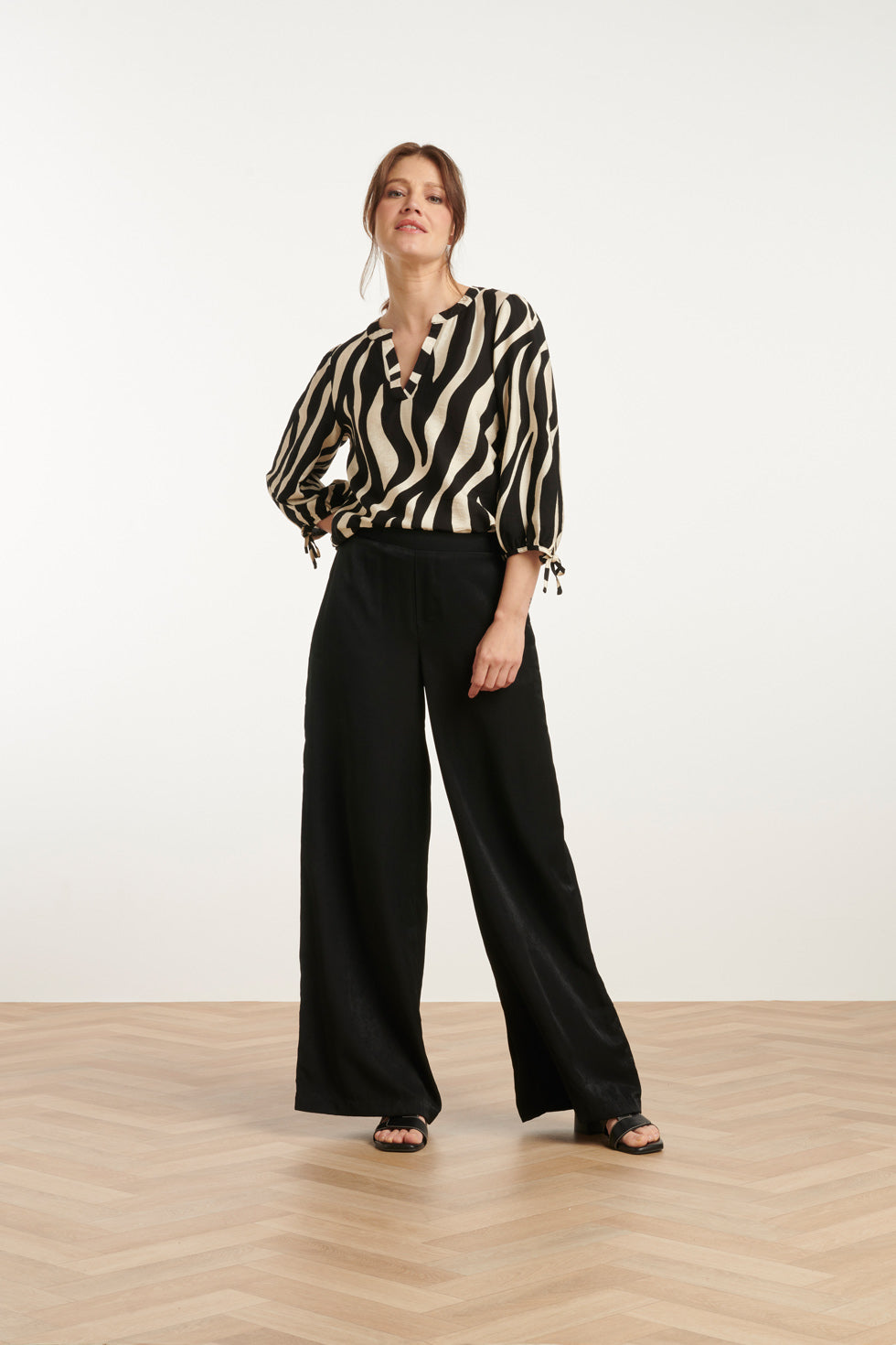25076 E Zebra Print Top | Offwhite-Black