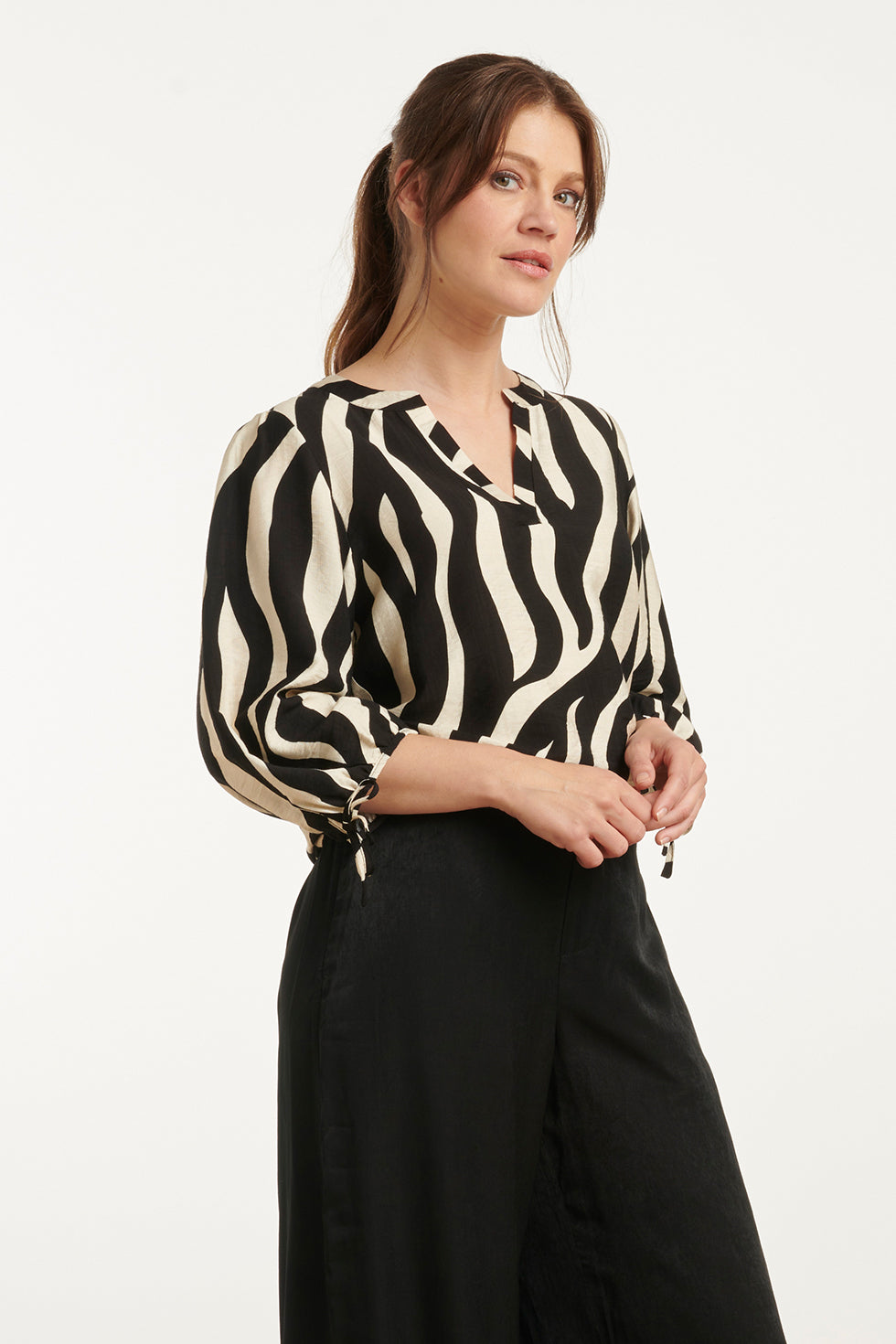 25076 E Zebra Print Top | Offwhite-Black