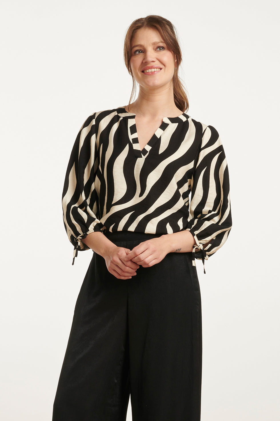 25076 E Zebra Print Top | Offwhite-Black