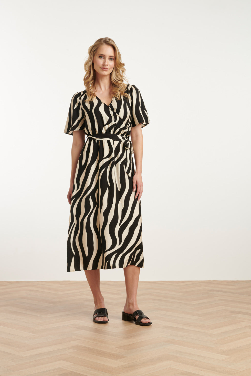 25077 Midi Jurk Met Zebrastijl Print | Offwhite-Black